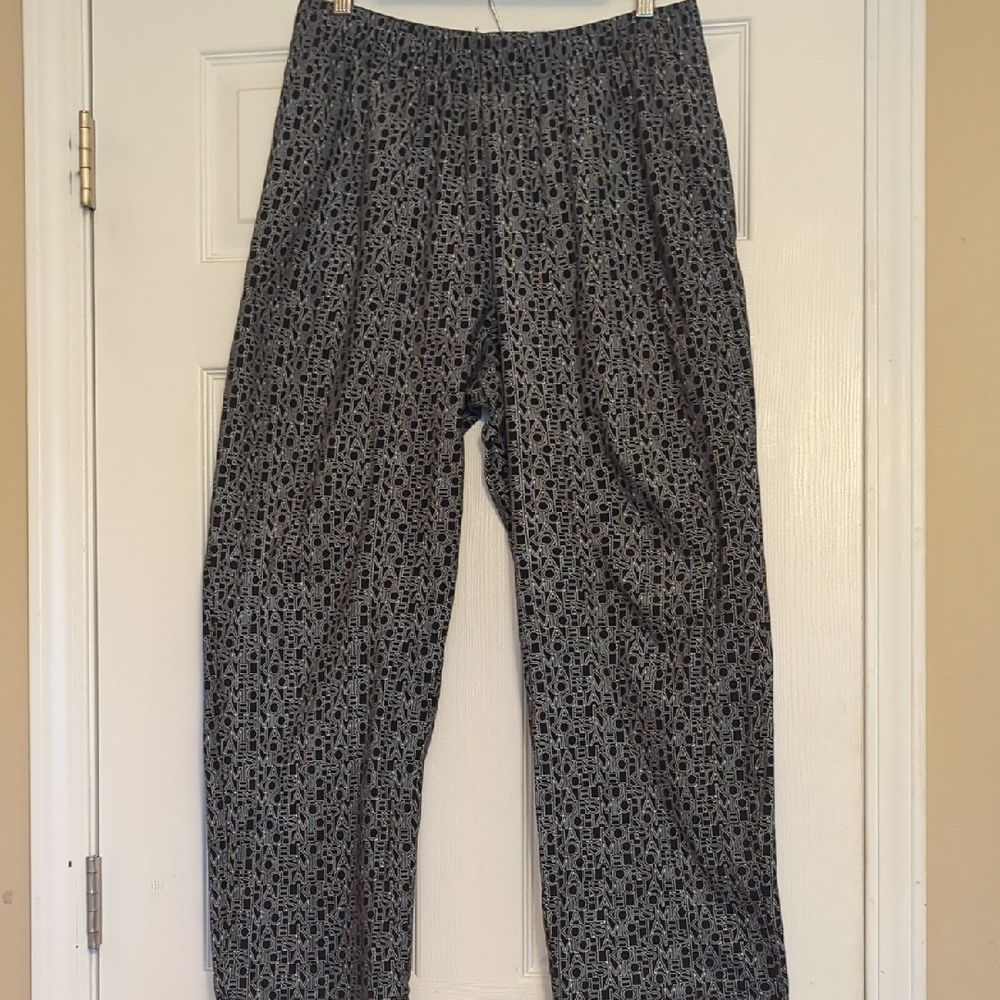 Michael Kors Black & Gray Printed Women's Lounge/Pajama Pants With Pockets.